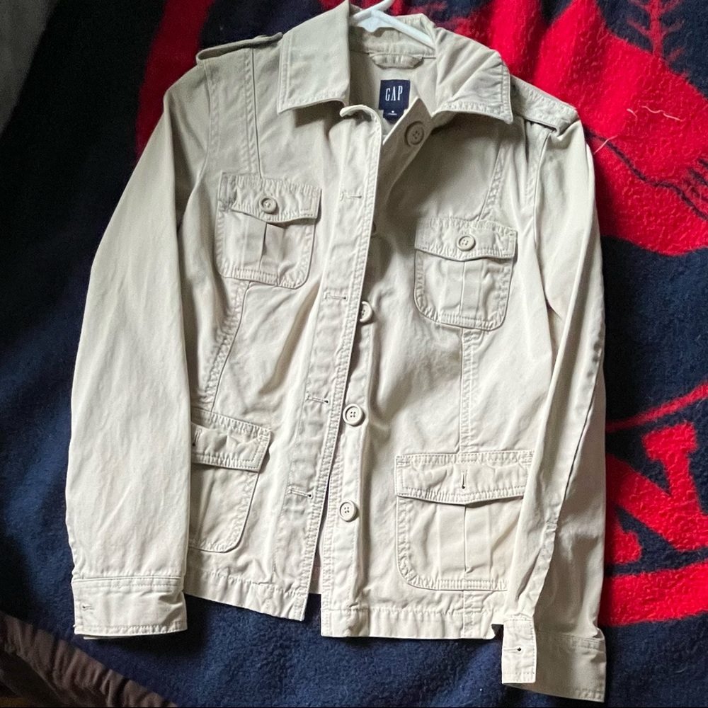 Lightweight khaki ladies’ Gap jacket